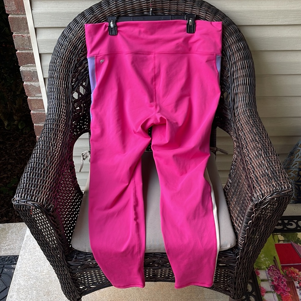 Fabletics Powerhold Made By Fabletics Pink Capris… - image 4